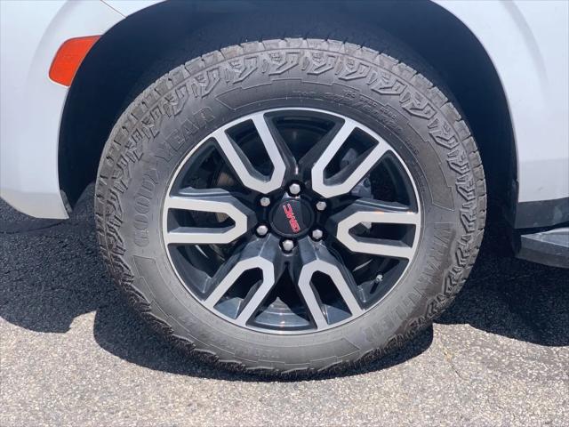 2023 GMC Yukon 4WD AT4