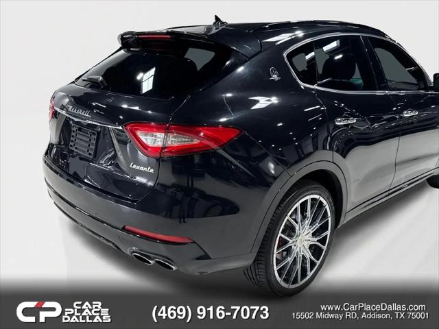 2017 Maserati Levante Standard