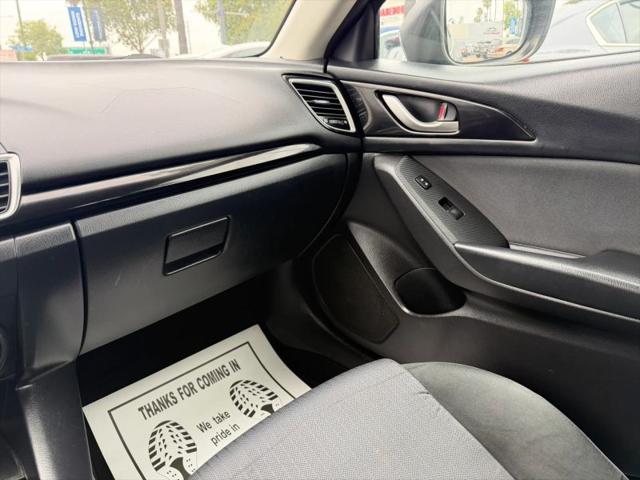 2015 Mazda Mazda3 i Sport