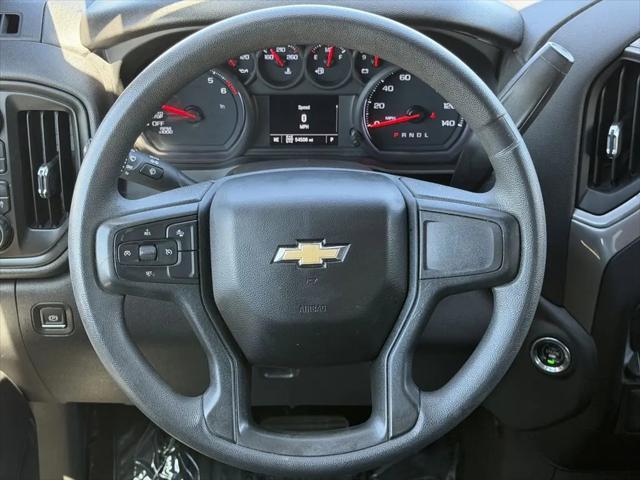 2023 Chevrolet Silverado 1500 4WD Crew Cab Short Bed Custom