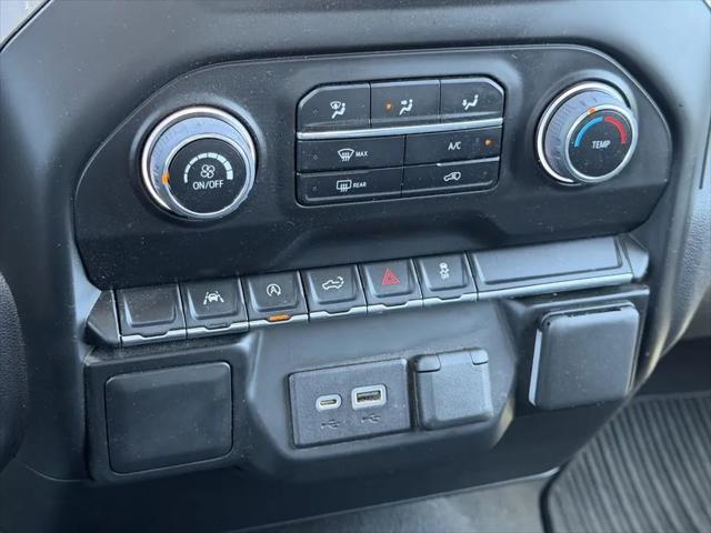 2023 Chevrolet Silverado 1500 4WD Crew Cab Short Bed Custom