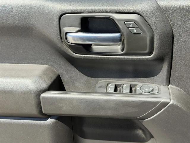 2023 Chevrolet Silverado 1500 4WD Crew Cab Short Bed Custom