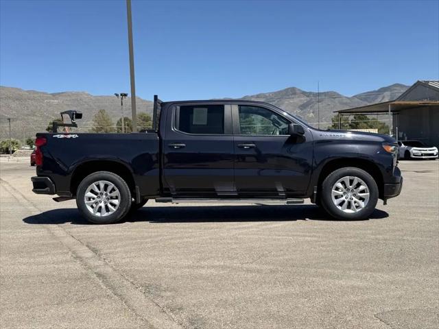 2023 Chevrolet Silverado 1500 4WD Crew Cab Short Bed Custom