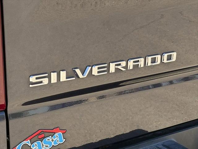 2023 Chevrolet Silverado 1500 4WD Crew Cab Short Bed Custom
