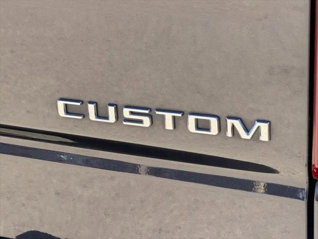 2023 Chevrolet Silverado 1500 4WD Crew Cab Short Bed Custom