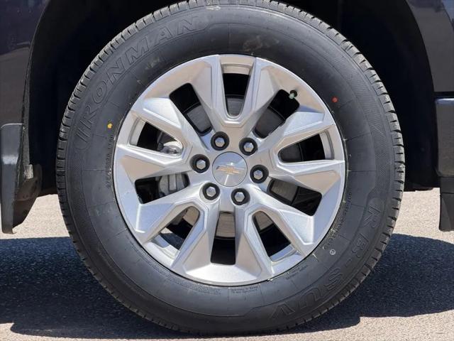 2023 Chevrolet Silverado 1500 4WD Crew Cab Short Bed Custom