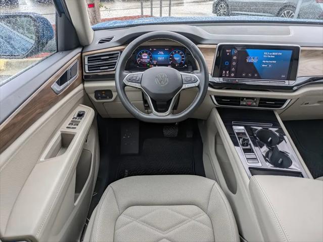 2026 Volkswagen Atlas SE with Technology