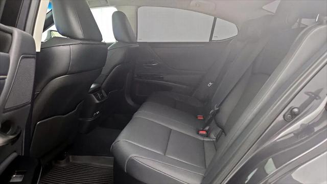 2025 Lexus ES 300h ES 300h