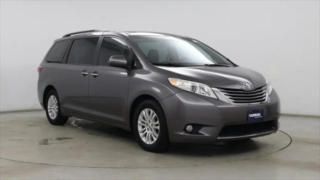 2017 Toyota Sienna XLE Premium 8 Passenger for sale in Savannah, GA
