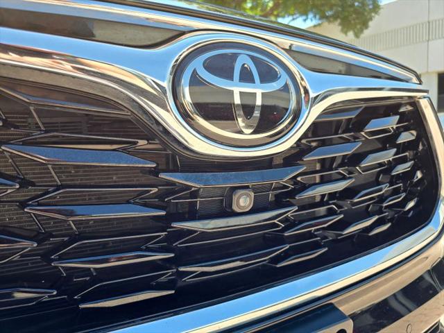 2022 Toyota Highlander Platinum