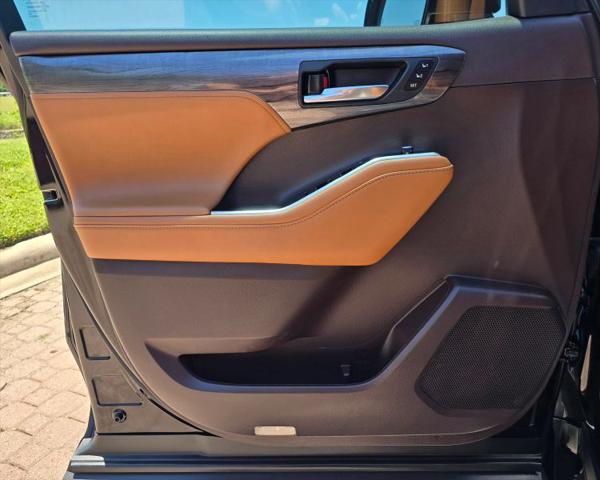 2022 Toyota Highlander Platinum