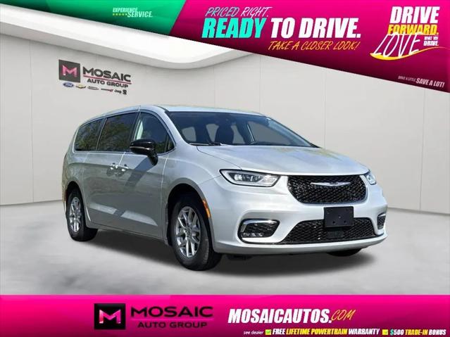 2024 Chrysler Pacifica Touring L for sale in Zumbrota, MN