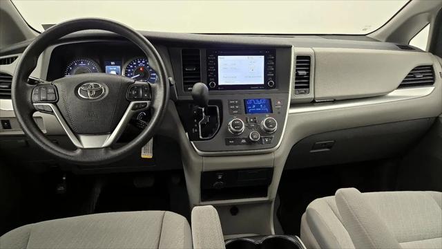 2020 Toyota Sienna LE