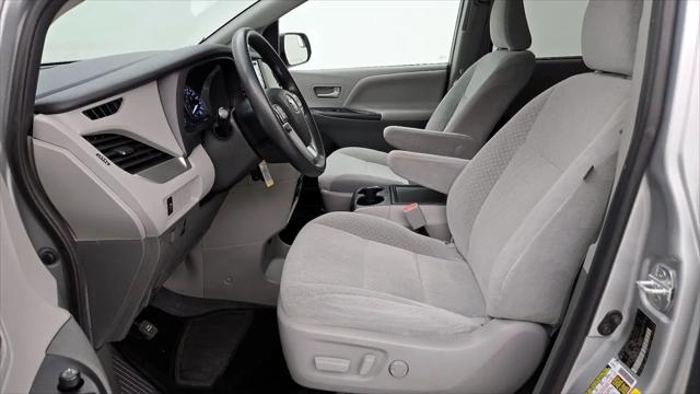 2020 Toyota Sienna LE