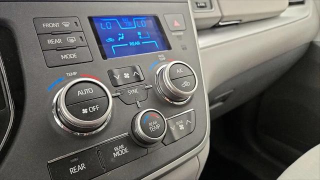 2020 Toyota Sienna LE