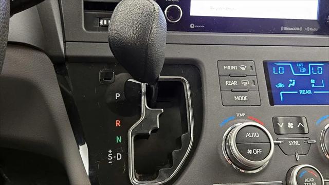 2020 Toyota Sienna LE