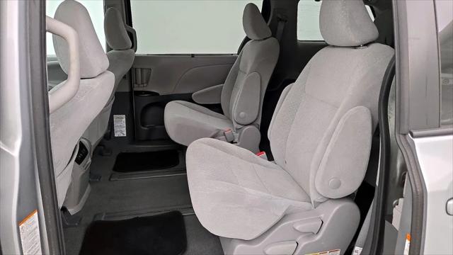 2020 Toyota Sienna LE