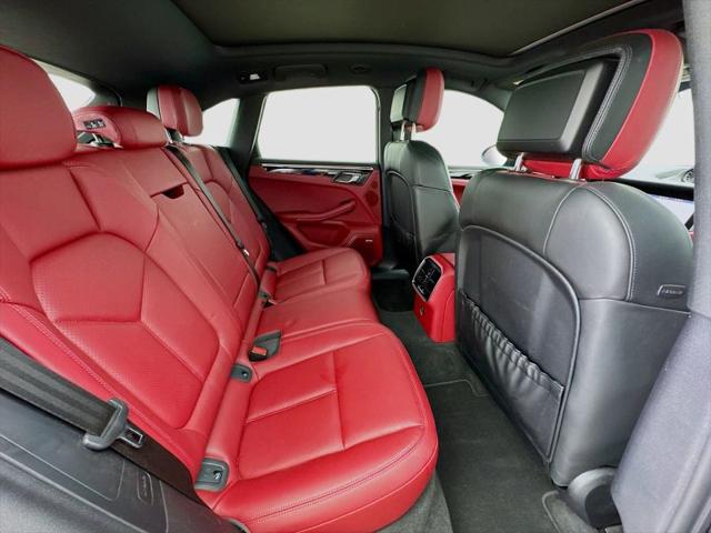 2022 Porsche Macan Base