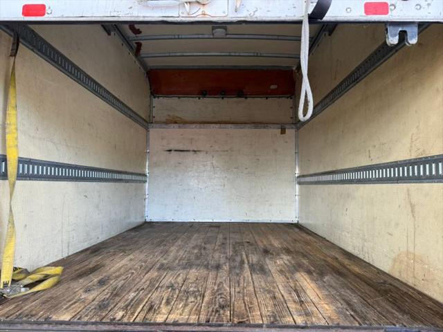 2005 Ford E-350 Cutaway Standard