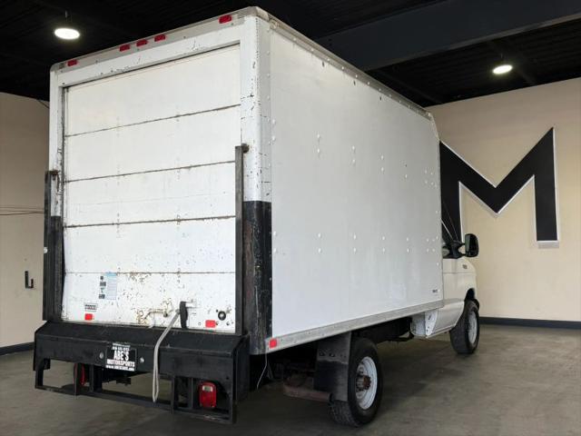 2005 Ford E-350 Cutaway Standard
