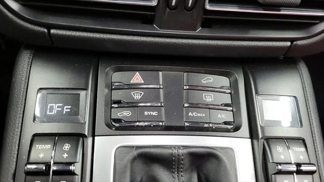 2021 Porsche Macan Macan