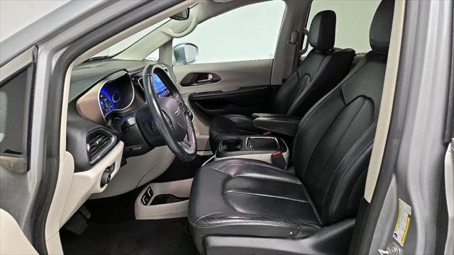 2017 Chrysler Pacifica Touring-L Plus