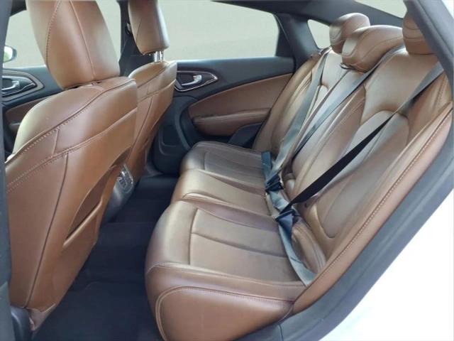 2016 Chrysler 200 C