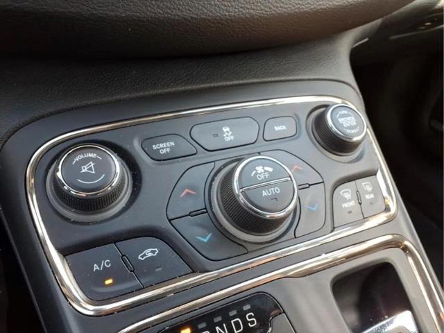 2016 Chrysler 200 C