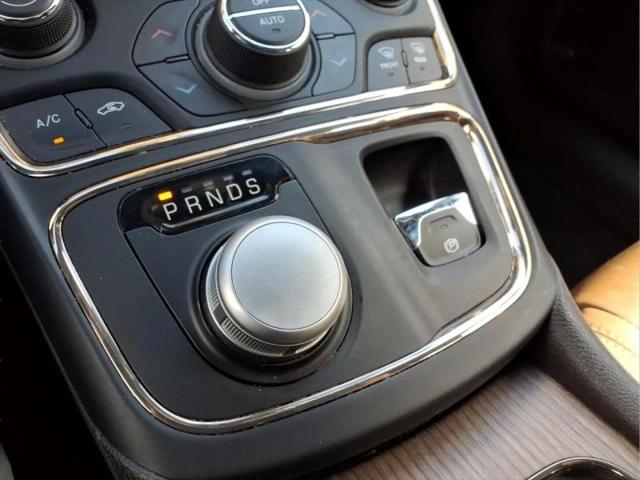 2016 Chrysler 200 C