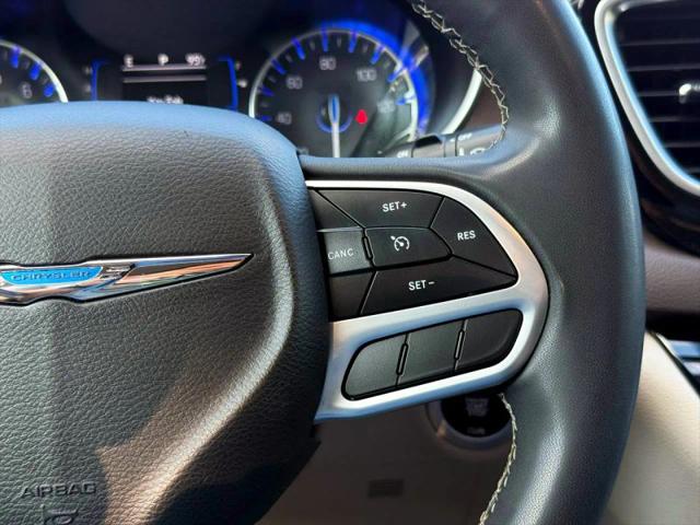 2022 Chrysler Voyager LX