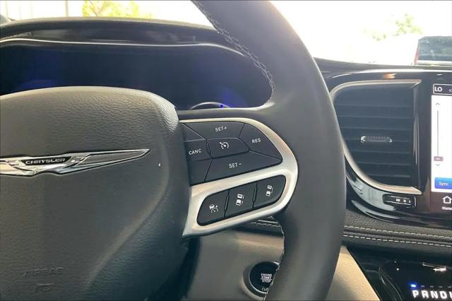 2023 Chrysler Pacifica Hybrid Limited
