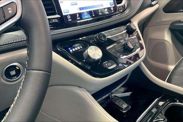 2023 Chrysler Pacifica Hybrid Limited