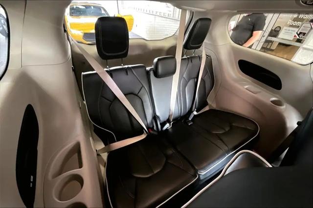 2023 Chrysler Pacifica Hybrid Limited