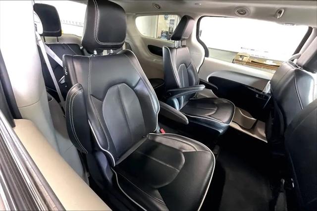 2023 Chrysler Pacifica Hybrid Limited