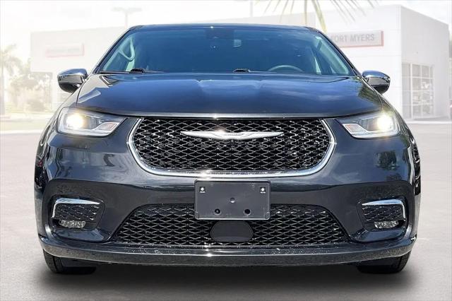 2023 Chrysler Pacifica Hybrid Limited
