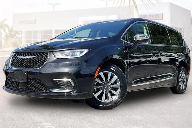 2023 Chrysler Pacifica Hybrid Limited