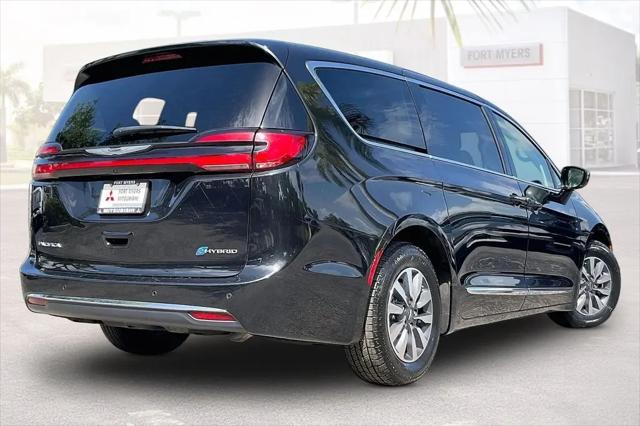 2023 Chrysler Pacifica Hybrid Limited