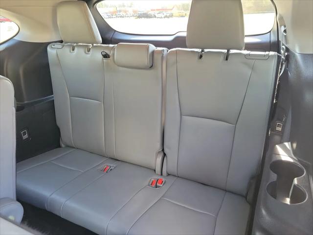 2023 Toyota Highlander Hybrid Platinum