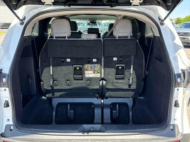 2025 Toyota Sienna LE