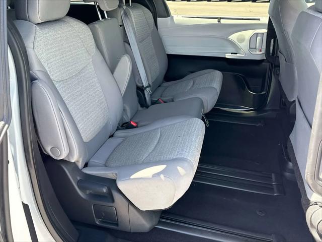 2025 Toyota Sienna LE