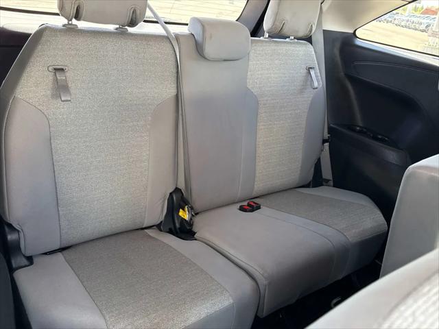 2025 Toyota Sienna LE
