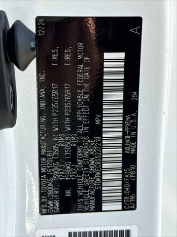 2025 Toyota Sienna LE