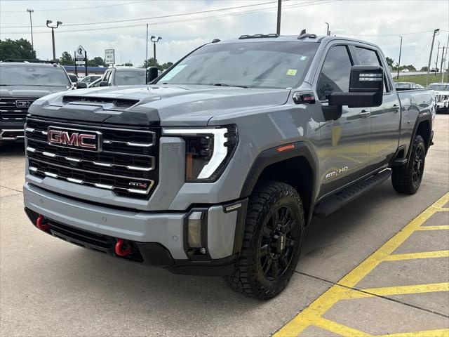 2024 GMC Sierra 2500HD 4WD Crew Cab Standard Bed AT4