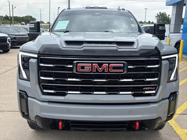 2024 GMC Sierra 2500HD 4WD Crew Cab Standard Bed AT4