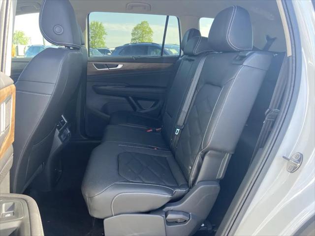 2026 Volkswagen Atlas SE with Technology