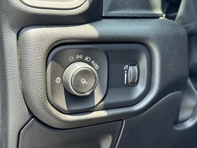 2026 Ram 1500 Tradesman Crew Cab 4x4 57 Box