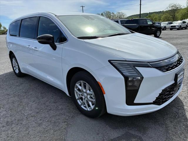 2027 Chrysler Pacifica Select for sale in Watertown, NY
