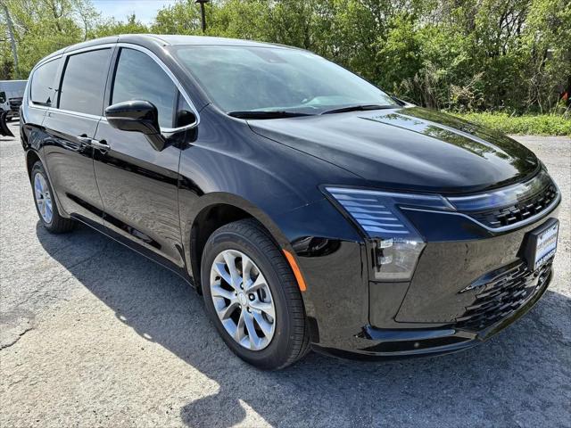 2027 Chrysler Pacifica Select for sale in Watertown, NY