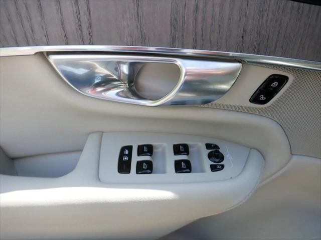 2022 Volvo XC90 Recharge T8 Inscription 7 Passenger