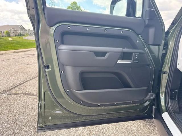 2026 Land Rover Defender P400 X-Dynamic SE